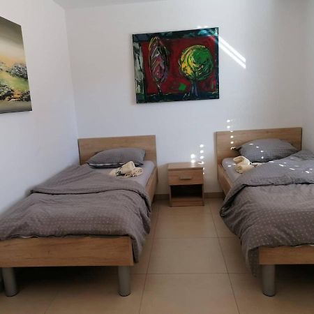 Hotel Blatnikov Hram Dvor Esterno foto