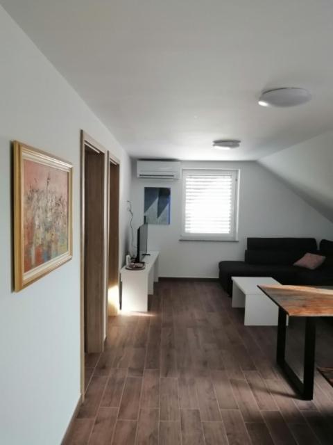 Hotel Blatnikov Hram Dvor Esterno foto