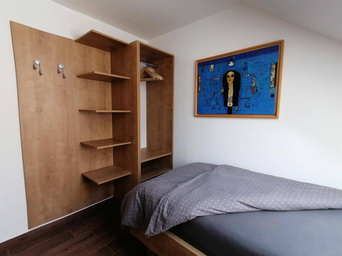 Hotel Blatnikov Hram Dvor Esterno foto
